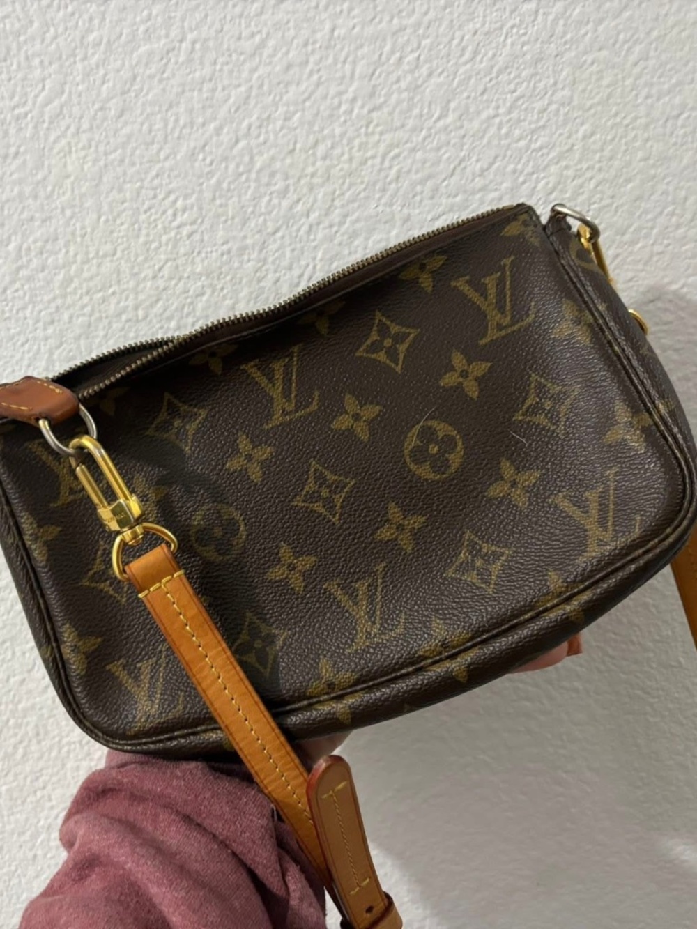 Louis Vuitton Monogram Pochette Shoulder Bag